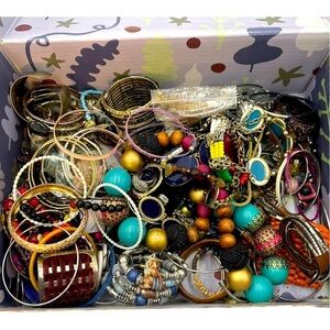 Vintage‎ Jewelry Lot Mixed Craft Repair Resale Wear Rhinestone Bead Bundle